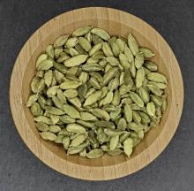 Green Cardamom buy spices in Mercado dos Lavradores 